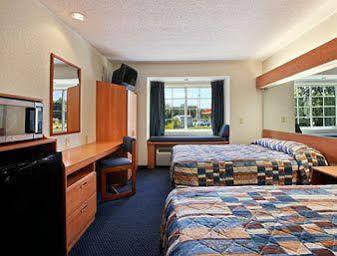 Microtel Inn & Suites By Wyndham Lillington/Campbell University Exteriör bild