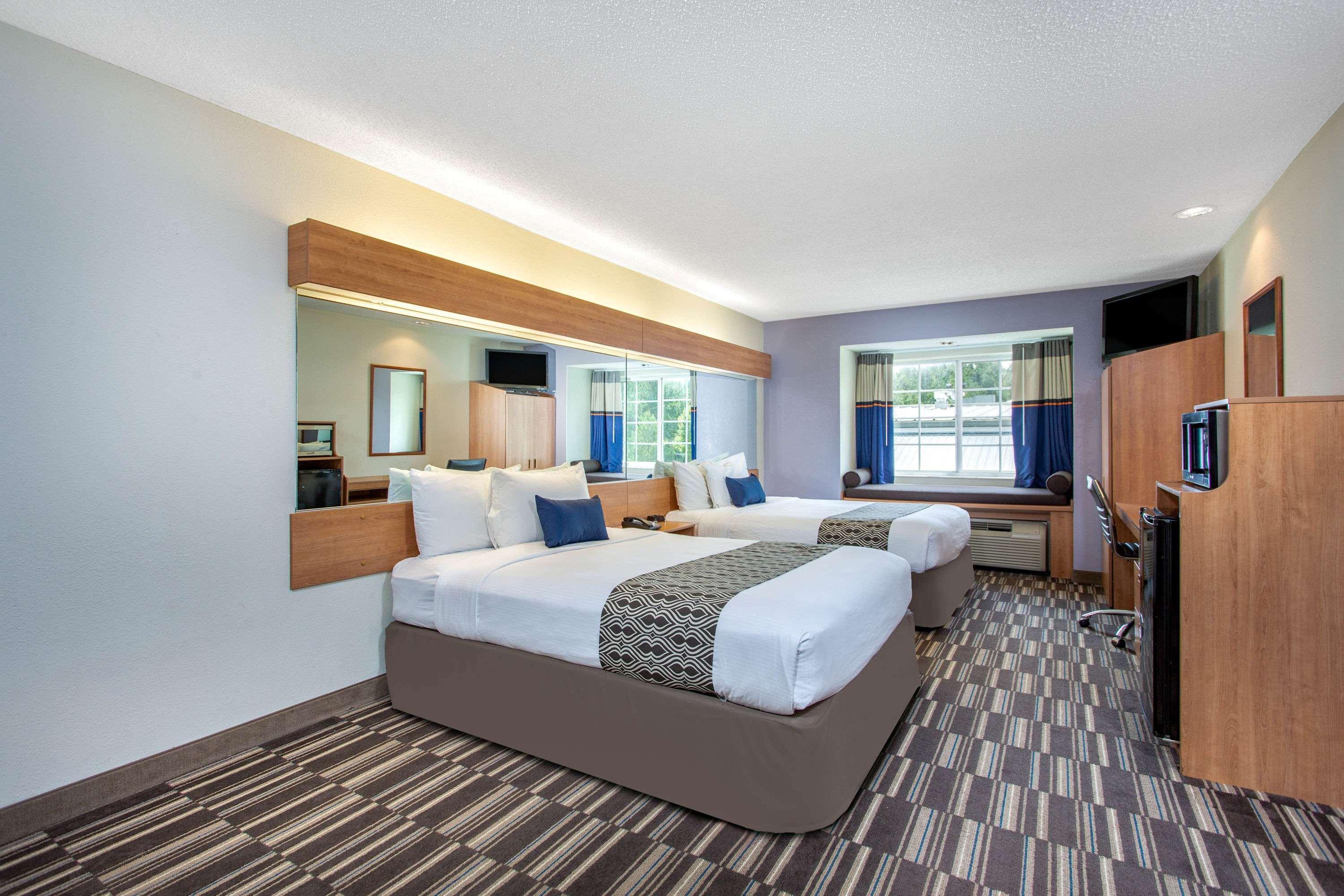 Microtel Inn & Suites By Wyndham Lillington/Campbell University Exteriör bild
