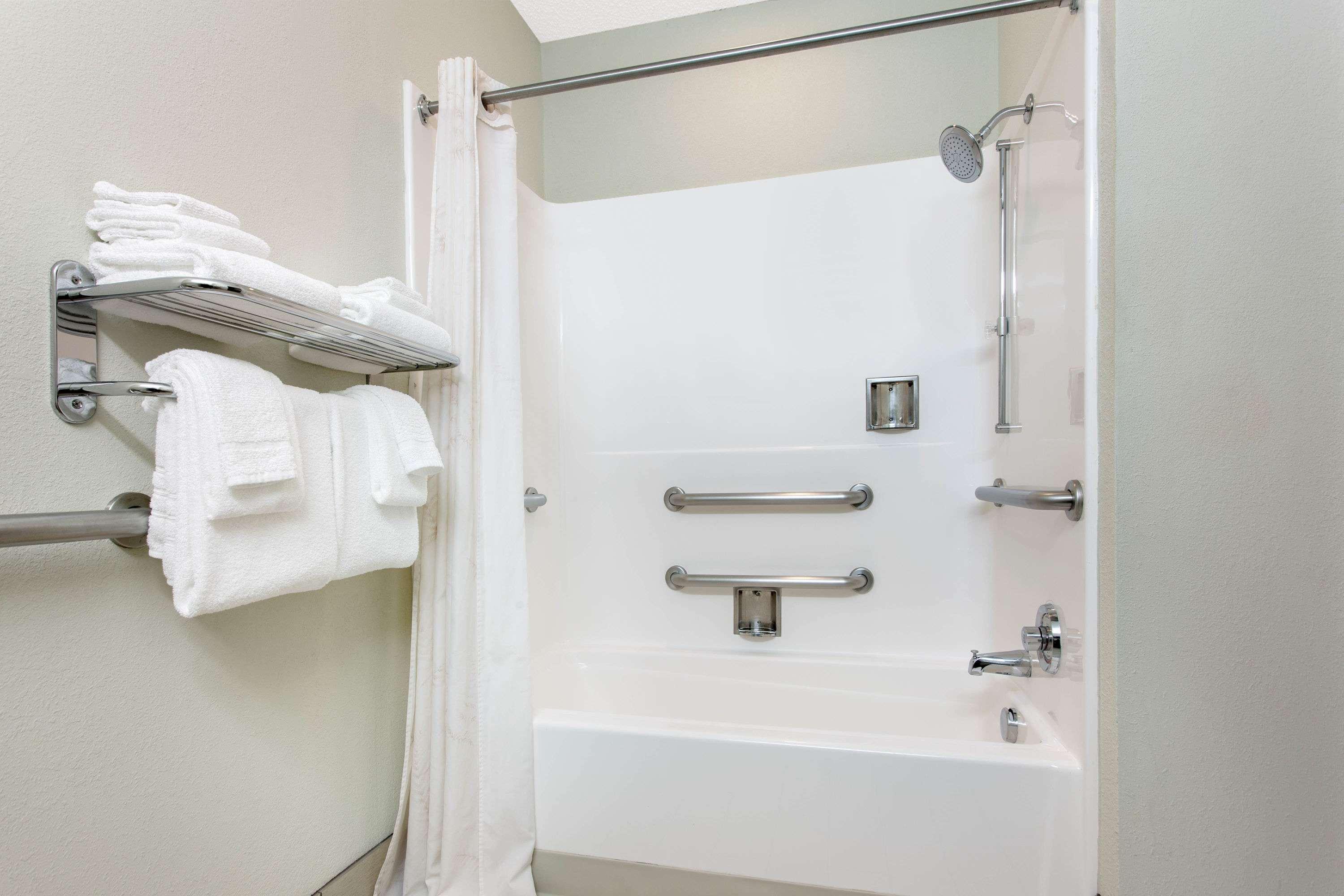 Microtel Inn & Suites By Wyndham Lillington/Campbell University Exteriör bild