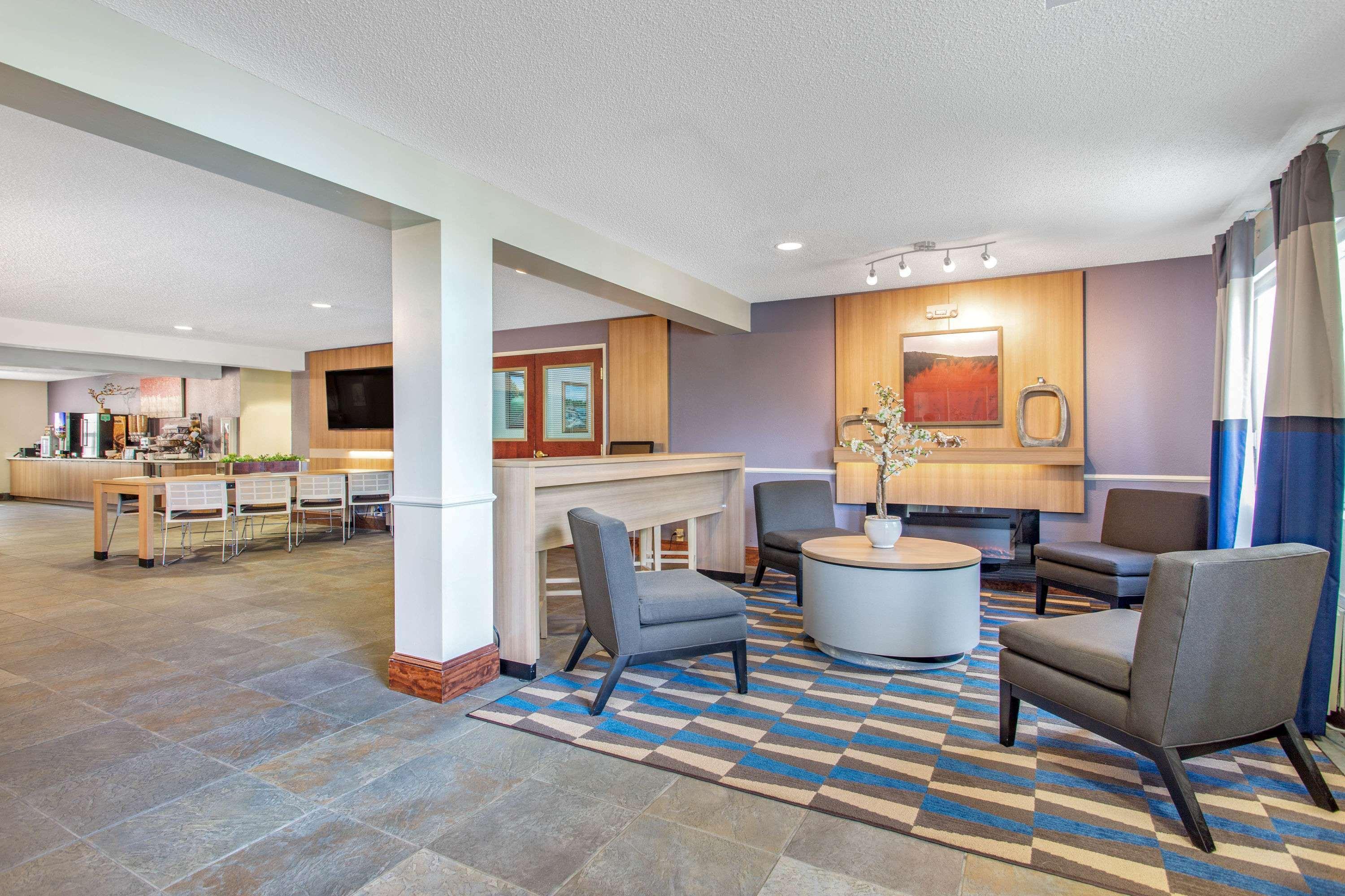 Microtel Inn & Suites By Wyndham Lillington/Campbell University Exteriör bild