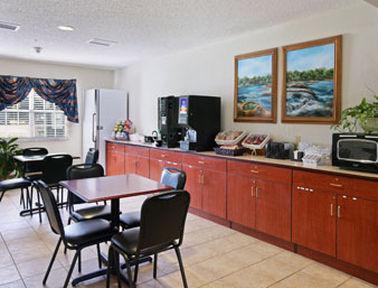 Microtel Inn & Suites By Wyndham Lillington/Campbell University Restaurang bild